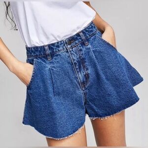 💕And Now This The Skirty Short Denim Ultra
High Rise Fit & Flare Short…